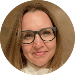 Ali Flint headshot