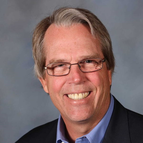 sawyer_chuck_consultant_headshot_1080x1080